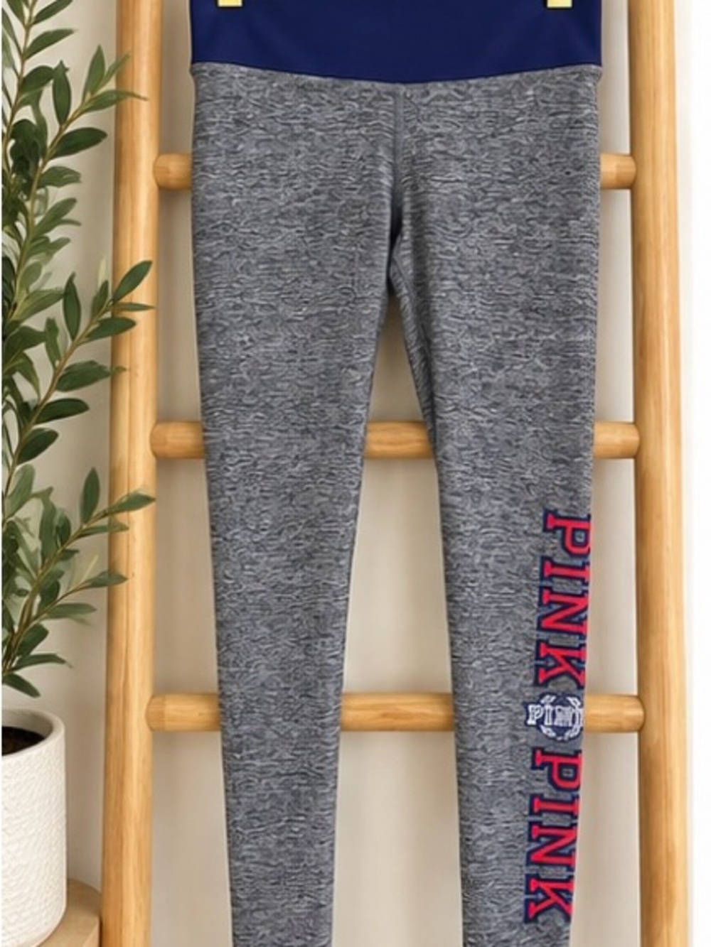 Victoria’s Secret PINK Ultimate Collection Logo Leggings Size Small NWOT